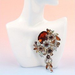 Vintage Women’s Large Glass Brooch1